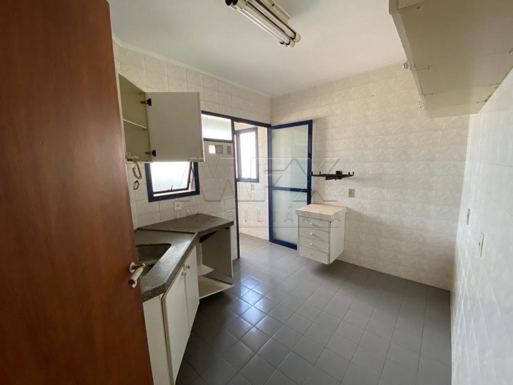 Alugar Apartamento / Padrão em Bauru R$ 1.000,00 - Foto 2