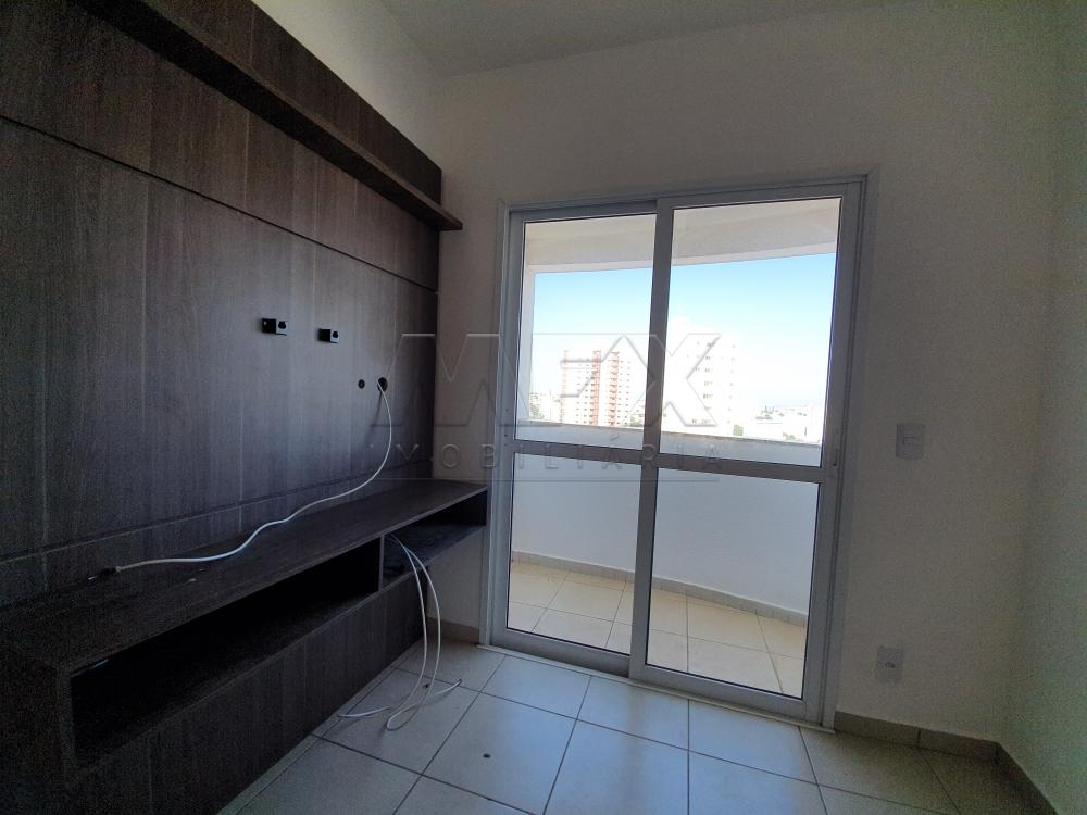 Comprar Apartamento / Padrão em Bauru R$ 270.000,00 - Foto 2