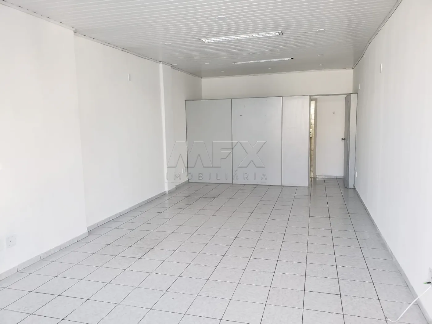 Alugar Comercial / Ponto Comercial em Bauru R$ 1.700,00 - Foto 2