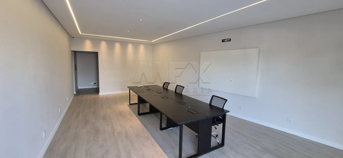 Alugar Comercial / Ponto Comercial em Bauru R$ 3.400,00 - Foto 1