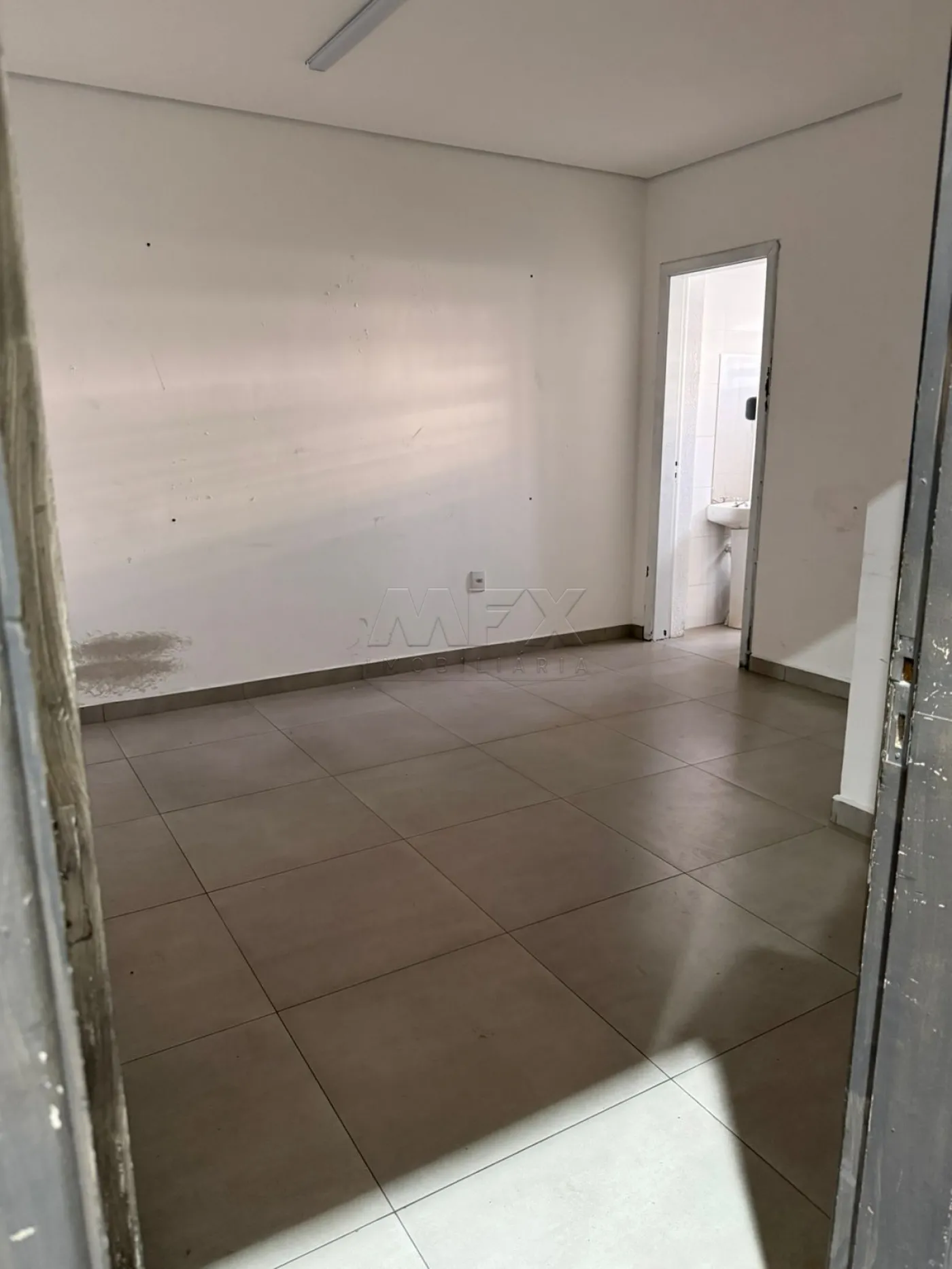 Alugar Comercial / Galpão em Bauru R$ 9.600,00 - Foto 7