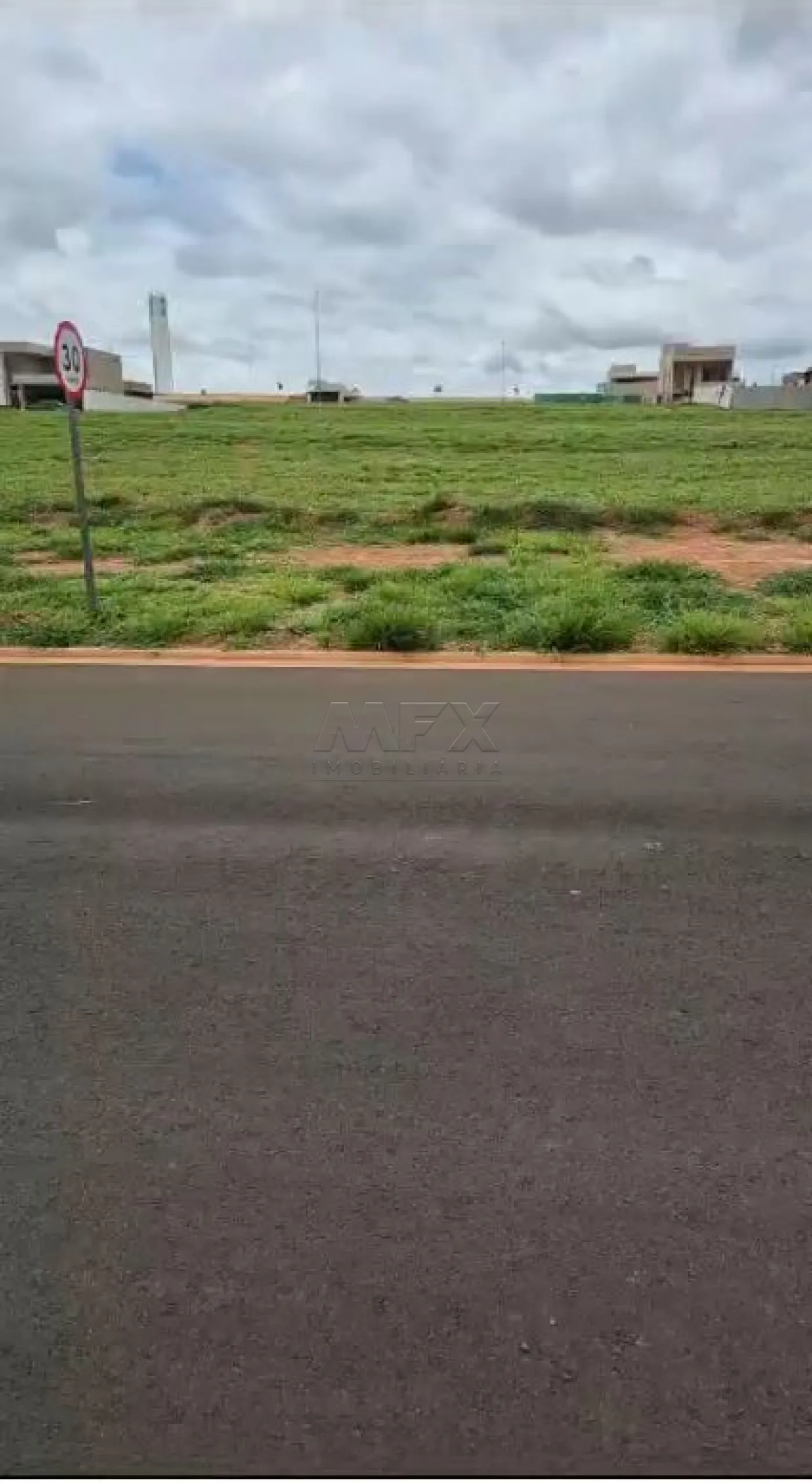 Comprar Terreno / Condomínio em Piratininga R$ 290.000,00 - Foto 1