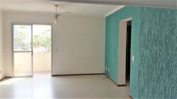 Apartamento com 3 quartos, 68 m², à venda por R$ 275.000
