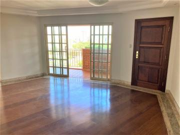 Apartamento com 3 quartos, 200 m², à venda por R$ 940.000