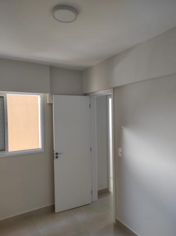 Alugar Apartamento / Padrão em Bauru. apenas R$ 1.450,00