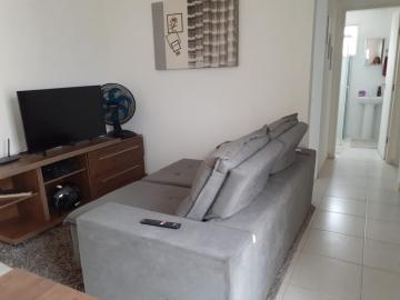 Apartamento no Condomínio Vila Das Flores