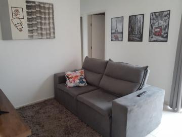 Apartamento no Condomínio Vila Das Flores