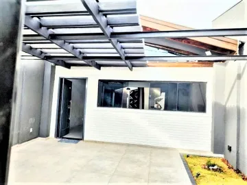 Alugar Casa / Padrão em Bauru. apenas R$ 595.000,00