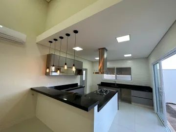 Alugar Casa / Condomínio em Piratininga. apenas R$ 920.000,00