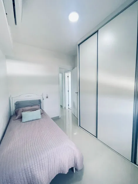 Apartamento Vila Aviação 3 dormitórios sendo 1 suíte.