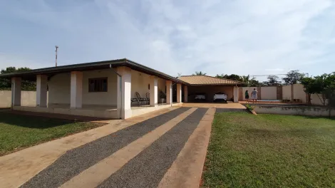 Alugar Casa / Padrão em Arealva. apenas R$ 780.000,00