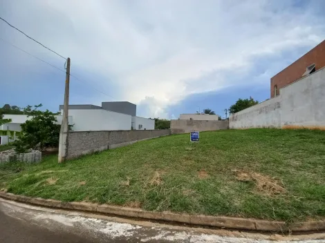 Terreno no Condomínio Village Campo Novo em Bauru no Jardim Marabá