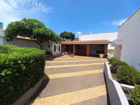 Casa 4 quartos de esquina com piscina na Vila Nova Cidade Universitária em Bauru