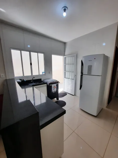 imagem 3 - Casa com dois quartos, banheiro e area de churrasco imagem 3 - Casa com dois quartos, banheiro e area de churrasco