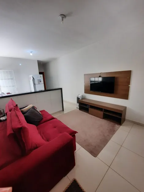 imagem 2 - Casa com dois quartos, banheiro e area de churrasco imagem 2 - Casa com dois quartos, banheiro e area de churrasco