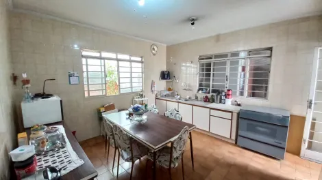 imagem 5 - Casa com 3 quartos e 1 suíte, com garagem ampla no Higienópolis em Bauru imagem 5 - Casa com 3 quartos e 1 suíte, com garagem ampla no Higienópolis em Bauru