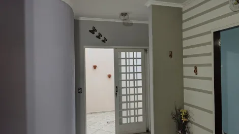 imagem 4 - Casa para venda na Vila Solange 3 quartos sendo 1 suíte, sala 2 ambientes, 3 banheiros, 3 vagas de garagens e portão automatizado imagem 4 - Casa para venda na Vila Solange 3 quartos sendo 1 suíte, sala 2 ambientes, 3 banheiros, 3 vagas de garagens e portão automatizado