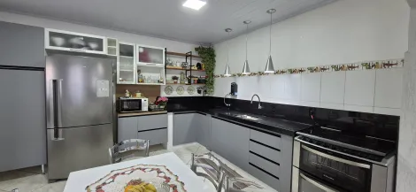 imagem 3 - Casa com 3 quartos, garagem para 3 carros, edícula ampla com sala, cozinha e banheiro, no Jardim América em Bauru imagem 3 - Casa com 3 quartos, garagem para 3 carros, edícula ampla com sala, cozinha e banheiro, no Jardim América em Bauru