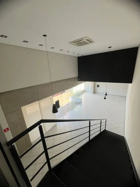 imagem 1 - Ponto Comercial , excelente para locação em corredor comercial com estacionamento imagem 1 - Ponto Comercial , excelente para locação em corredor comercial com estacionamento